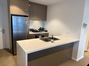 Urban 3 Bedroom Apartment in Southbank
