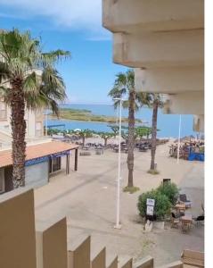 Le Thalassa II appartement T2 en bord de plage et du Port