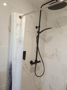 B&B / Chambres d'hotes Ranch du pont urgin : Chambre Familiale avec Balcon