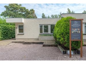 Island Getaway w Spa Bath