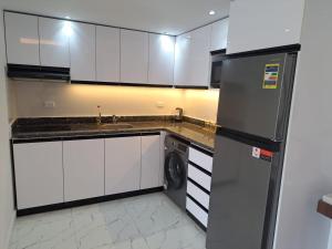 Amazing Apartment in Fanadir Hotel with Nice View F408