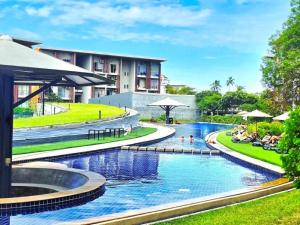 1 Bedroom Condo & Living Room Near the Beach for Rent