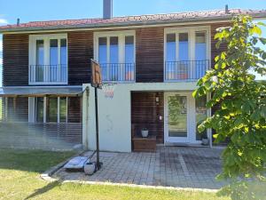 Komplettes Wellnesshaus mit freiem Blick