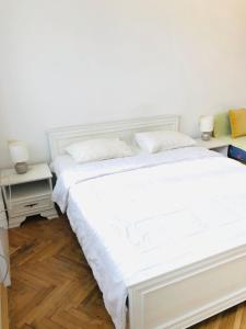 Медова 7 Apartment