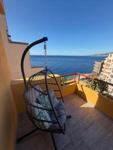 Apartamento con terraza y vistas al Mar