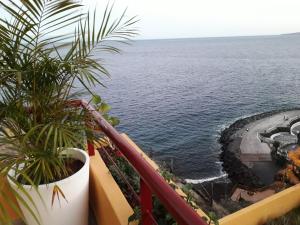 Apartamento con terraza y vistas al Mar