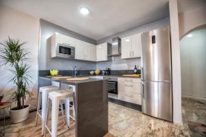 Apartamento con terraza y vistas al Mar