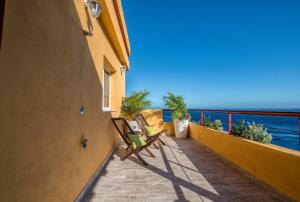 Apartamento con terraza y vistas al Mar