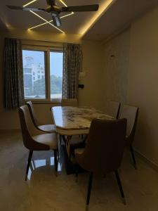 FamJam Onyx Oasis 4bhk apartment