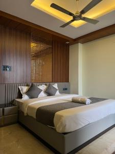 FamJam Onyx Oasis 4bhk apartment