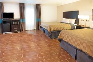 Queen Room with Two Queen Beds - Disability Access/Non-Smoking room in Travelodge by Wyndham Ocean Front