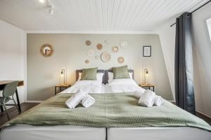 JuMar - 2-BR Apartment - ruhig - Balkon top Ausblick - Aufzug - Parkplatz - Elbnah zur sächsischen Schweiz