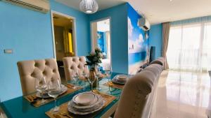 Luxury 2-Bedroom Sea View Escape