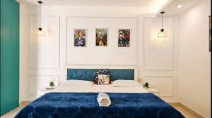 Mykonos Sky Penthouse Rooftop Pool 150" Cinema