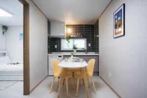 2-Bedroom Apartment, Dongmyo Station near DDP & MyeongDong