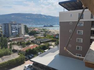 Apartament Rruga Sazan pran Kraal Hotel