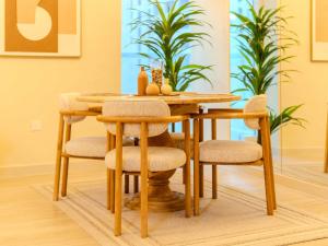 Family-friendly, 2 bedroom in heart of Dubai Marina - Walk to Beach in JBR