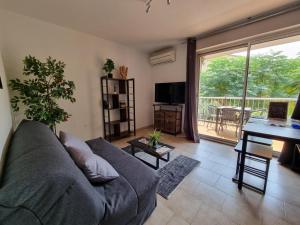 Appartements Le Liberty Appartement calme et cosy avec vue piscine et montagnes : photos des chambres