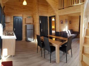 Maisons de vacances Chalet in Saint Laurent with Pool : photos des chambres