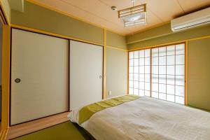 Family Stay Namba - Shinsaibash & Dotonbori 8Pax