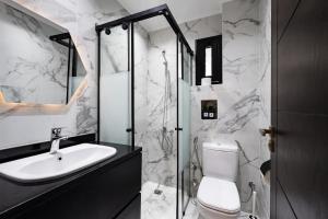 The 2BDR Emerald Pearl Heart of Heliopolis