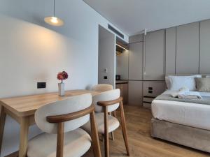 Helia Luxury Suites & Studios