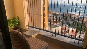 Homestay hillside an thới