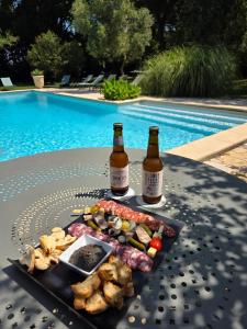 Villas Villa provencale a Arles avec piscine privee et vue jardin. : photos des chambres