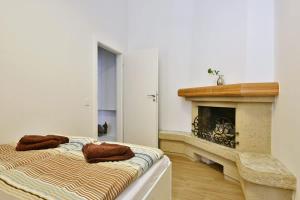 Domillion 3bdr 2bath New Apt w free parking V1020