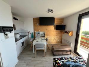 Deux pièces au pied des pistes, vue dégagée, Les 7 Laux