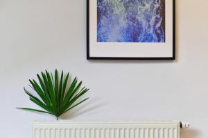 Domillion 2bdr 2bath on Vokieciu w parking V1020A