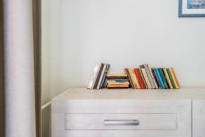 Domillion 2bdr Quiet & light City Hall apt D1117A