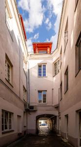 Domillion new modern 2bdr City Hall apt D1117B