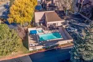 2 Bedroom Durango Retreat Near Trails & Town with Pool and Hot Tub - Ubytování bez kategorie ve městě Durango