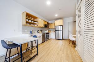 Great 1 BDR Hollywood Experience