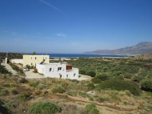Villa in Makry Gialos near Sandy Beach