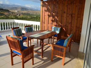 Villa in Makry Gialos near Sandy Beach