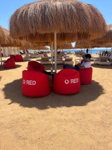 Luxury apartment with Beautiful view and free beach No b219