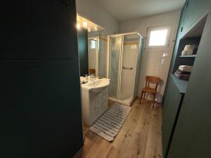 Maisons de vacances Maison cosy avec superbe veranda : photos des chambres