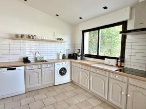 Maisons de vacances Maison cosy avec superbe veranda : photos des chambres