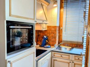 Appartement tout confort au pied des pistes avec balcon - FR-1-181-2184