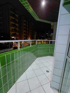 praia grande caiçara 2 quartos,sendo 1 suite