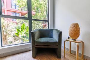 Beautiful apartment LA Hollywood Walk of Fame