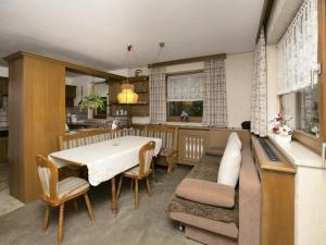 Apartment in Hinterbichl near Ski Bus