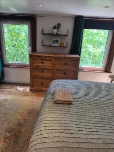 Lovely 2-bedroom flat with terrace in SE5 0TJ