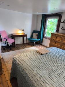 Lovely 2-bedroom flat with terrace in SE5 0TJ