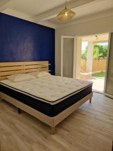 New apartment with garden