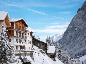 Apartment in Kappl near Ski Slopes - 4-star hotels in Kappl