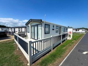 Lovely Caravan With Decking At Suffolk Sands Holiday Park Ref 45017B