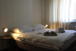 Spacious 3-bedroom modern apartment - 3pm checkout - newly furnished